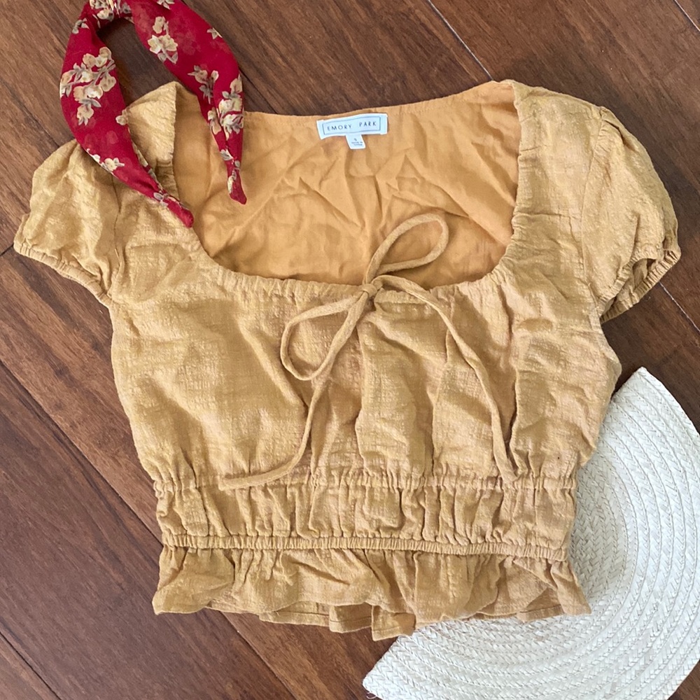 🌻 Emory Park small crop top NWOT